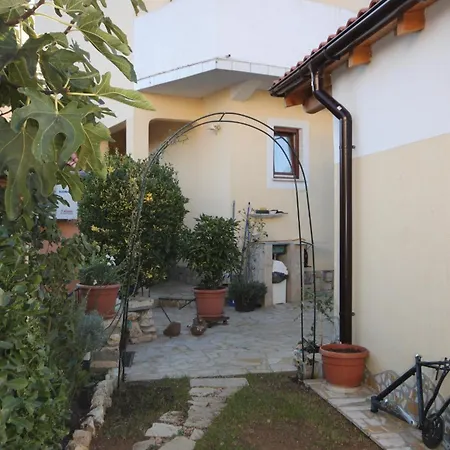 Apartamento With Parking Space Pomer, Medulin - 7374 *