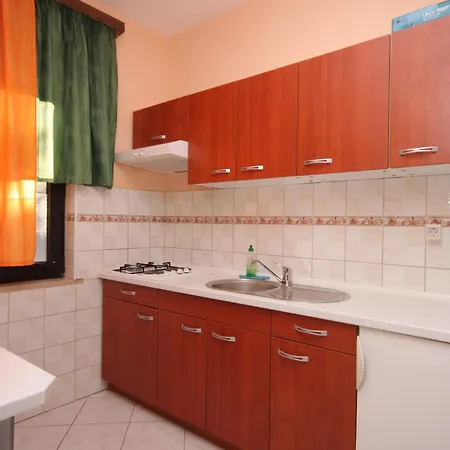 With Parking Space Pomer, Medulin - 7374 Apartamento